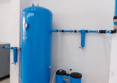 Separador agua aceite en sala compresores
